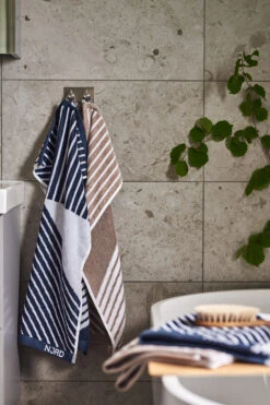 Toalla De Manos Stripes 50x70 Cm -Textil Tienda 502408 01 12 EnvironmentImage 2 dc7e83b1ea