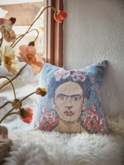 Funda De Cojín Frida Kahlo 40x40 Cm -Textil Tienda 512290 01 2 EnvironmentImage 072a062ff3