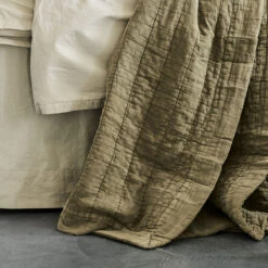 Colcha De Cama Acolchada Magnhild 160x280 Cm 7 Colcha De Cama Acolchada Magnhild 160x280 Cm -Textil Tienda 571974 01 11 EnvironmentImage f5a6a4e901