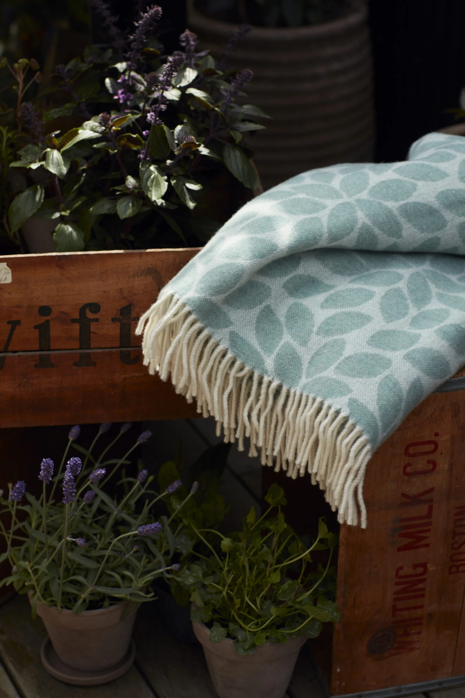 Lexington Manta Lana Leaves Recycled Wool Jacquard 130x170 Cm 4 Lexington Manta Lana Leaves Recycled Wool Jacquard 130x170 Cm - Imagen 4