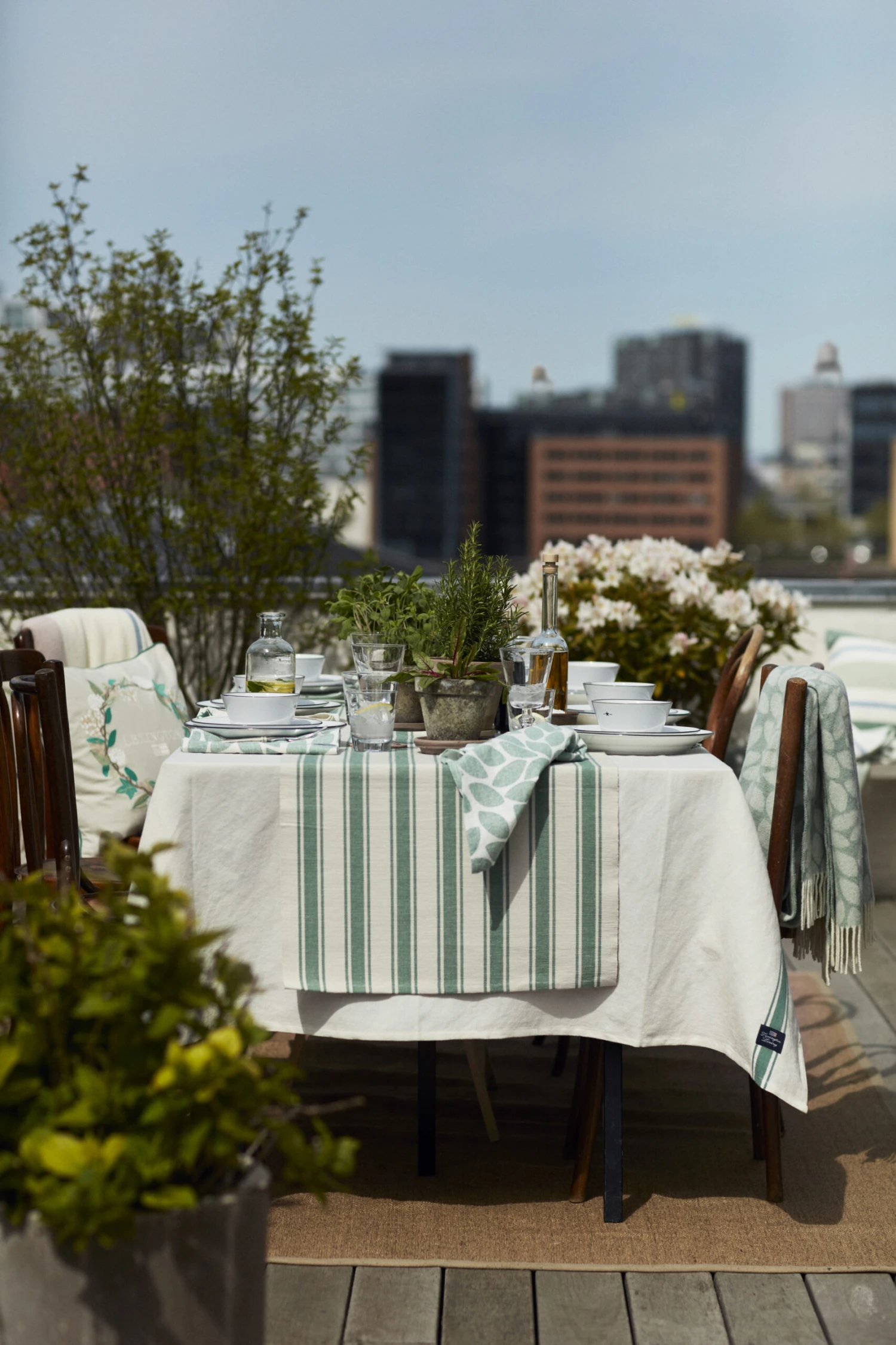 Lexington Manta Lana Leaves Recycled Wool Jacquard 130x170 Cm 5 Lexington Manta Lana Leaves Recycled Wool Jacquard 130x170 Cm - Imagen 5